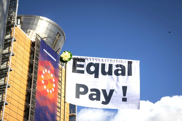 Október 29-től ingyen dolgoznak a nők?!